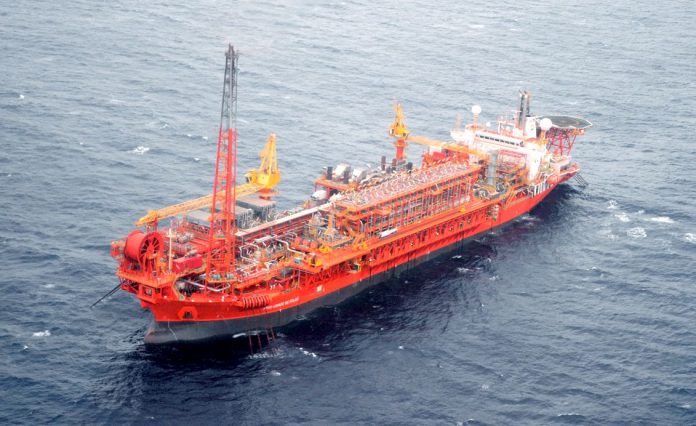 navio fpso cidade de itajaí Navio petroleiro visto de cima ancorado no mar