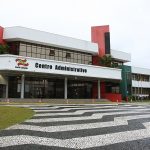 sede do goveno de sc onde se lê na fachada "centro administrativo"