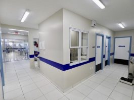 corredores internos do posto de saúde, mostrando tudo novo e limpo