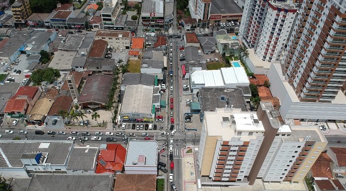 foto aérea do centro de palhoça, mostrando as ruas que serão alteradas