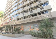 fachada do prédio da câmara de florianópolis