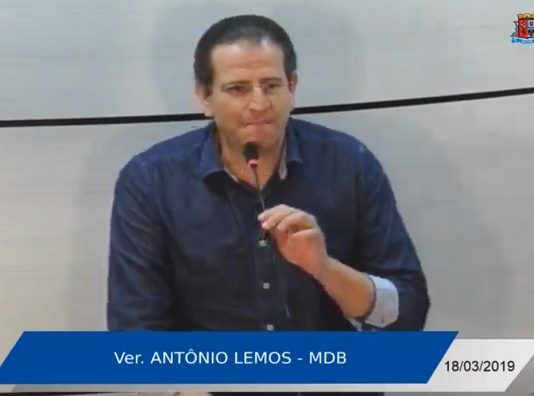Dois vereadores do mesmo partido brigam na Câmara de São José lemos fala na tribuna da câmara