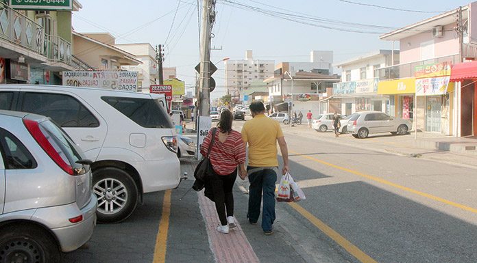 O objetivo do programa "Passeio Legal" é conscientizar sobre a regularização das calçadas e normas de acessibilidade - Foto: CSC