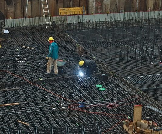 Primeiro semestre fecha com 95 mil empregos a mais em SC Setor da construção civil conseguiu manter saldo positivo de vagas de trabalho em março - Foto: Divulgação
