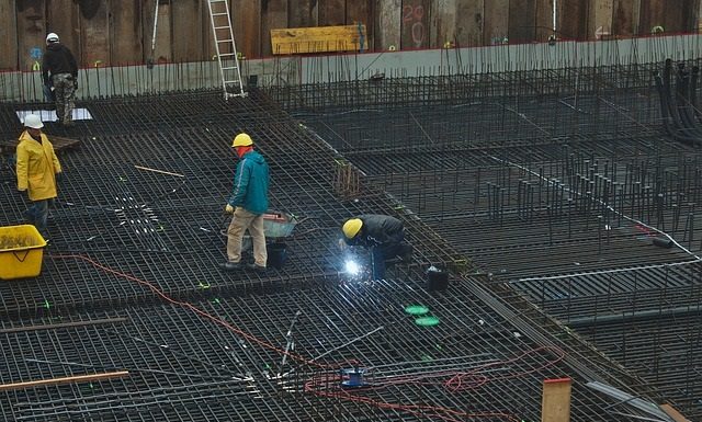 Setor da construção civil conseguiu manter saldo positivo de vagas de trabalho em março - Foto: Divulgação
