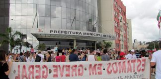 Caso aconteceu em protesto do Sintram na Prefeitura de São José em 2016 - Foto Lucas Cervenka/CSC