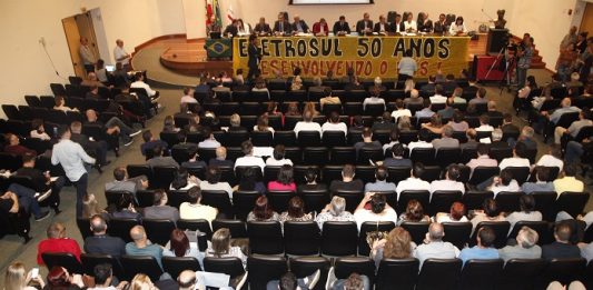 Audiência pública na Alesc reuniu parlamentares estaduais e federais para debater a incorporação da Eletrosul - Foto: Eduardo G. de Oliveira/Agência AL