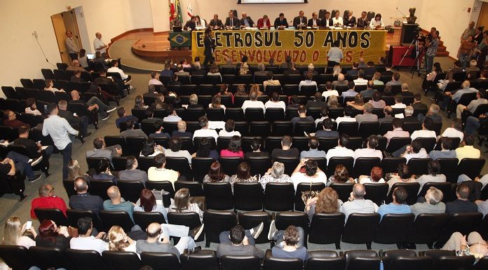 Audiência pública na Alesc reuniu parlamentares estaduais e federais para debater a incorporação da Eletrosul - Foto: Eduardo G. de Oliveira/Agência AL