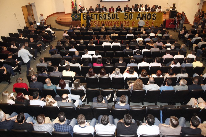 Audiência pública na Alesc reuniu parlamentares estaduais e federais para debater a incorporação da Eletrosul - Foto: Eduardo G. de Oliveira/Agência AL