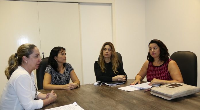 As vereadoras Méri Hang (PSD), Alini Castro (MDB), Cristina de Souza (PRB) e Sandra Martins (PSDB) trabalham para que a câmara tenha uma política institucional de enfrentamento à violência contra a mulher - Foto: CMSJ/Divulgação