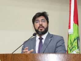 Vereador Maikon Costa (PSDB) é acusado por ex-assessor de exigir o repasse de parte dos salários de comissionados - Foto: CMF/Divulgação