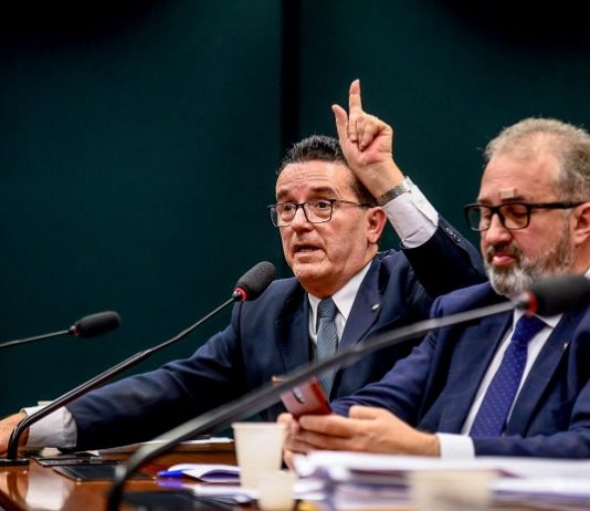 deputado helio costa defende profissionais da comunicação