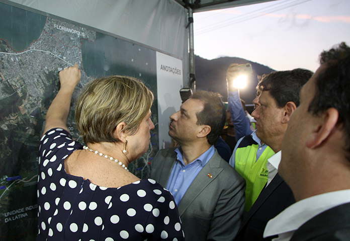 pedidos das prefeituras para ministro da infraesturura contorno viario adeliana dal pont e camilo martins fizeram pedidos ao ministro de infraestrutura - foto lucas cervenka