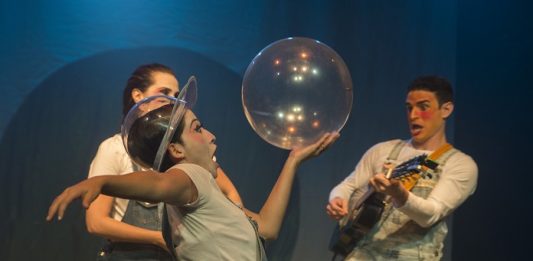 Espetaculo Vento Forte para Agua e Sabao - Foto Rogerio Alves