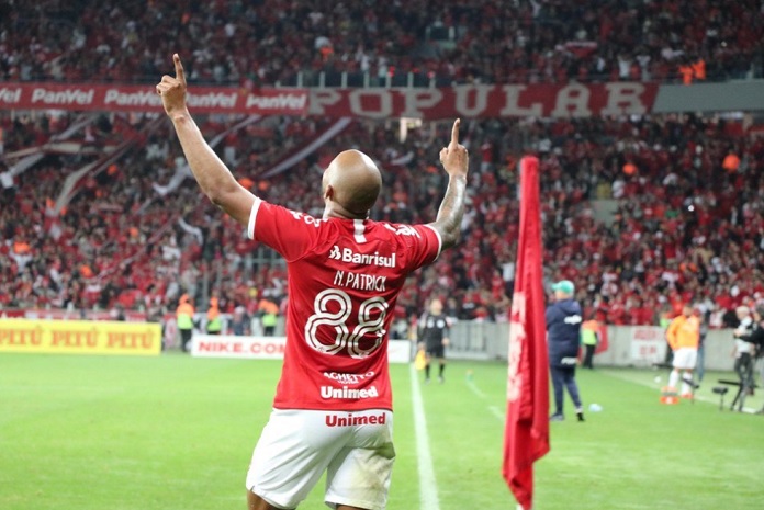 De férias em Florianópolis, Patric, lateral-direito do Atlético