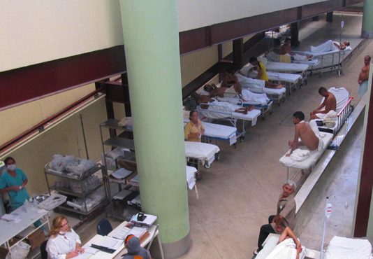 Estado indenizará família de idoso que morreu esperando atendimento em corredor de hospital idoso morreu em fila de hospital regional de sao jose