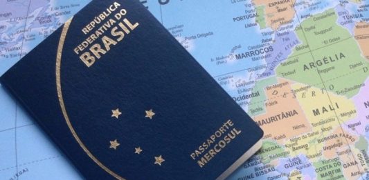 Emissão de passaporte é suspensa por falta de verba Passaporte Brasileiro