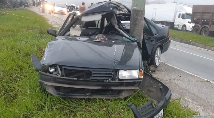 acidente br 101 biguacu homem morreu bebe projetado pra fora do carro