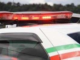 ocorrência policial - close na viatura da pm