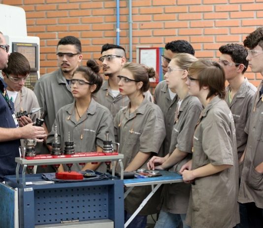 Indústria catarinense demanda a qualificação de 785 mil técnicos até 2023 captacitacão tecnica indústria catarinense - Marcelo Kopcki