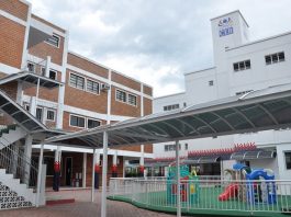 Rede de educação Elite compra unidade do CEB em São José pátio e fachada externa do colégio ceb