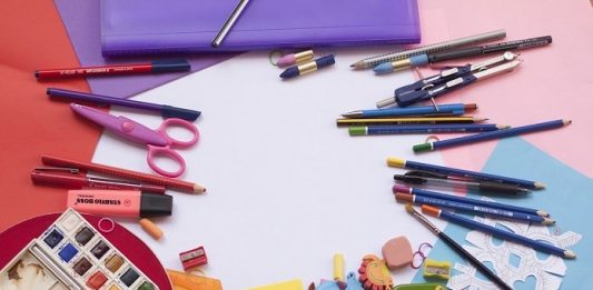 Itens mais caros da lista de material escolar podem custar o dobro Variação de preços de material escolar
