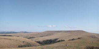 campos a perder de vista sobre montanhas