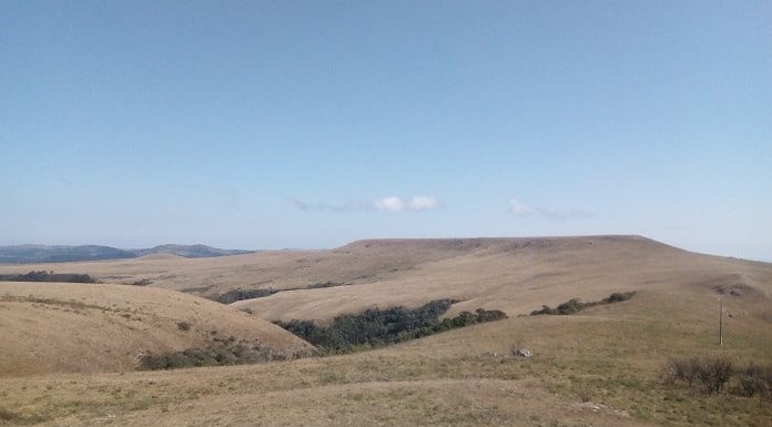 campos a perder de vista sobre montanhas