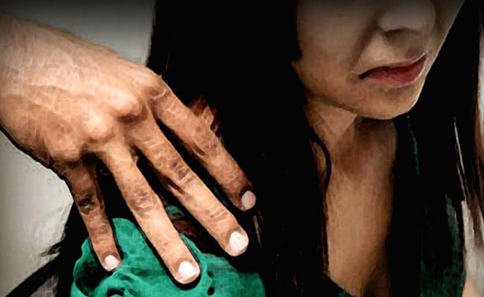 homem com a mão sobre ombro de uma mulher - Divulgação/CSC