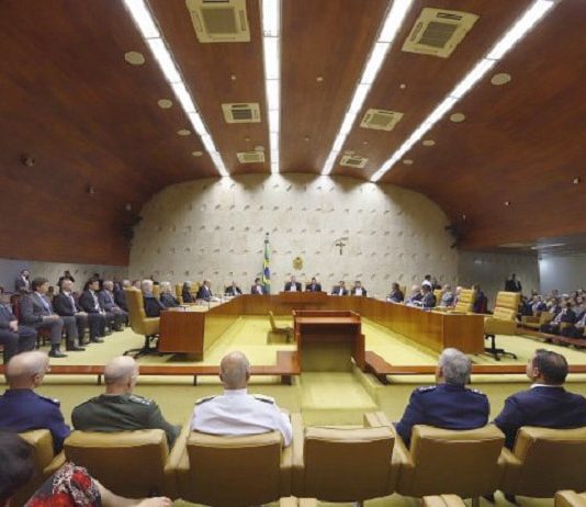plenário do stf lotado de autoridades