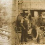 duas fotos antigas, mostrando usina de fora e homens ao lado da turbina
