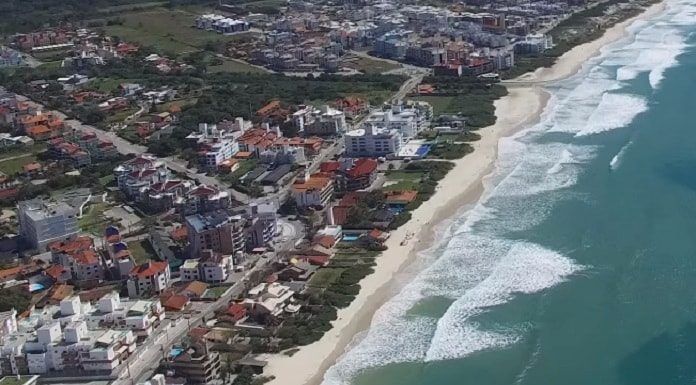 foto aérea da praia dos ingleses