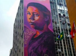 gigantesco mural de antonieta de barros em prédio no centro de florianópolis