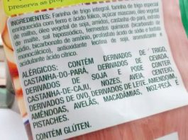 Você sabe ler os rótulos dos alimentos? embalagem com descrição dos ingredientes, começando com farinha de trigo integra e depois recados para pessoas alérgicas