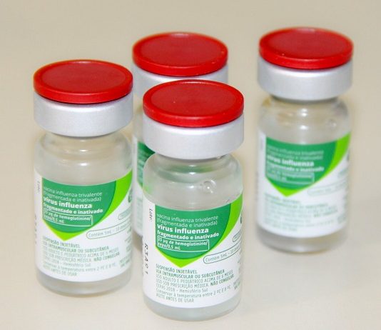 A vacinação contra gripe na Grande Florianópolis quatro doses de vacina