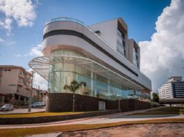 Empresa de recursos de multas dentro do Detran é fechada pela polícia prédio onde será a nova sede do detran em florianópolis