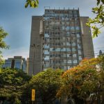 TJSC nega Habeas Corpus: foto de prédio do poder judiciário visto da praça dos três poderes, com árvores em volta no centro de florianópolis