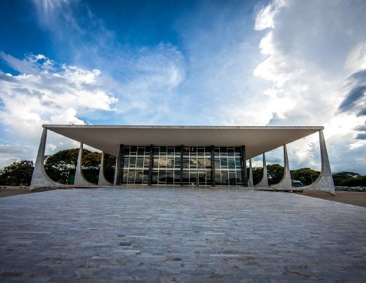 prédio do stf visto de frente