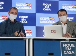 Badesc libera primeiras operações de crédito de linha emergencial Governador e presidente do Badesc em coletiva de imprensa
