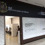 frente do ponto comercial do igp no shopping itaguaçu, com logo e nome da instituição