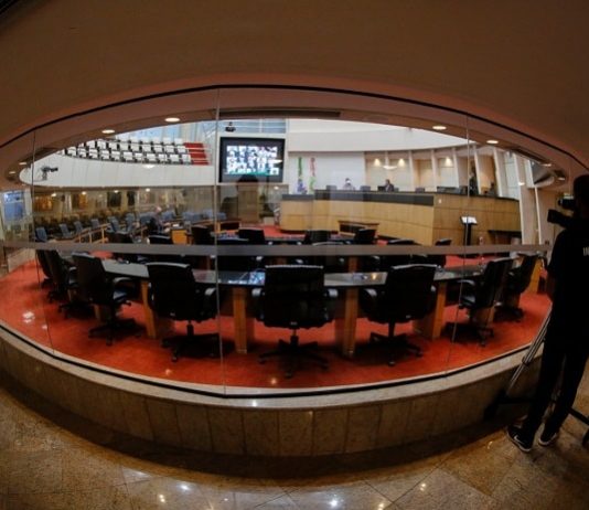 plenário da alesc vazio