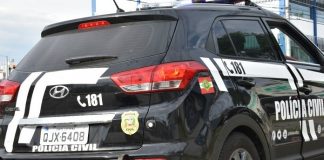 viatura hyundai creta da polícia civil vista pela traseira e lateral direita