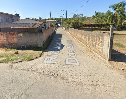 Casal é morto em rua do bairro Vila Formosa, em São José imagem do google maps da esquina onde ocorreram os homicídios. nome da rua sobre a via
