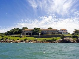 Fortaleza de Santa Cruz vista do mar