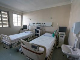 duas camas de internação em enfermaria