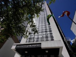 Procuradoria cria grupo para cobrar dívida de R$ 19,5 bilhões em SC fachada do prédio da PGE