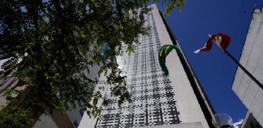 Governo de SC vai pagar credores com desconto em novo edital fachada do prédio da PGE