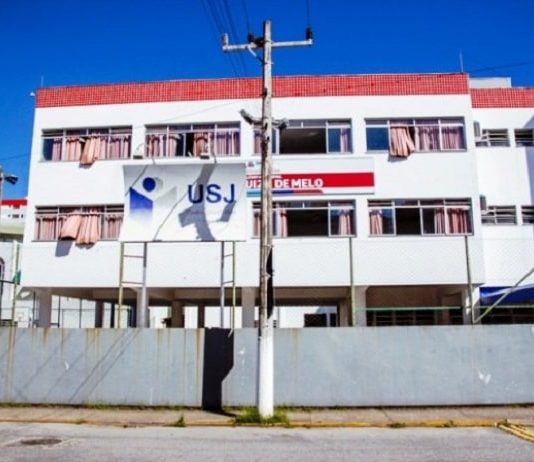 Frente da Universidade Municipal de São José