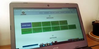tele de computador com site da jucesc aberto