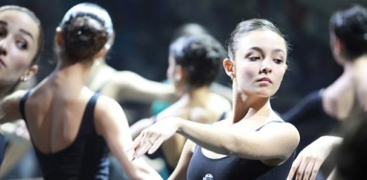 Governo irá regulamentar versão catarinense da Lei Rouanet Dançarinas se apresentando